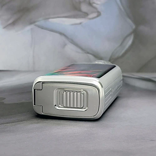 Geekvape Z200 Kit - 8 Battery Door Geekvape Z200 Kit - 8 Battery Door